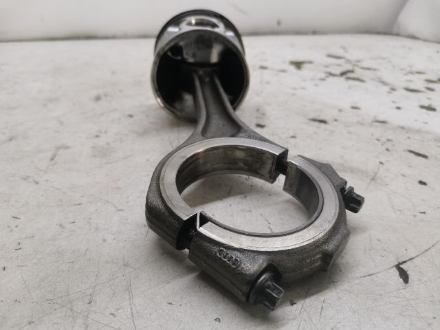 bontott AUDI A6 C5 Dugattyú és Hajtókar