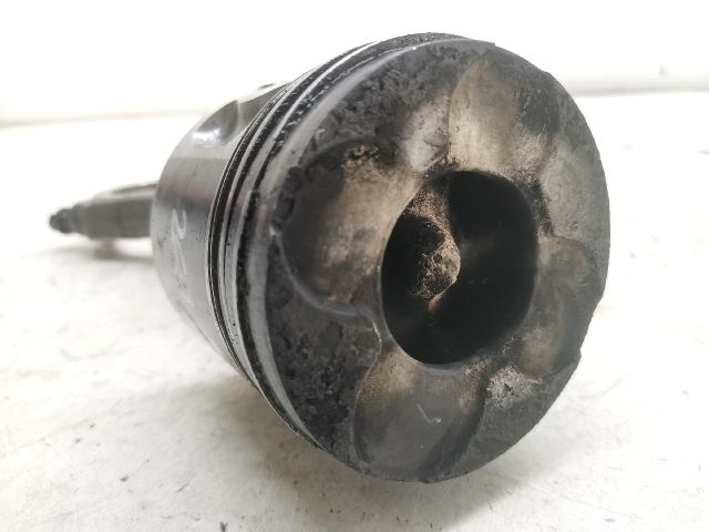 bontott AUDI A6 C5 Dugattyú és Hajtókar