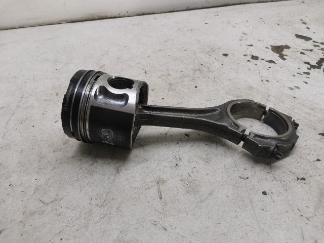 bontott AUDI A6 C5 Dugattyú és Hajtókar