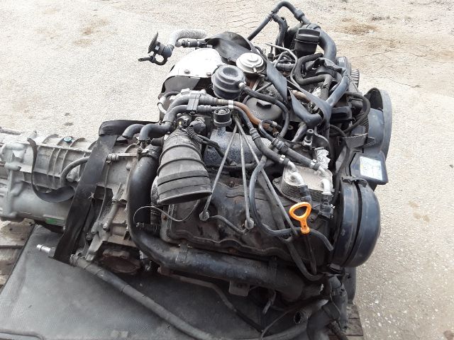 bontott AUDI A6 C5 Motor (Fűzött blokk hengerfejjel)