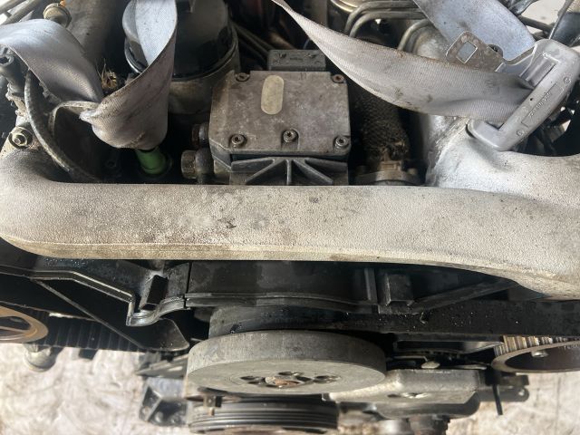 bontott AUDI A6 C5 Motor (Fűzött blokk hengerfejjel)