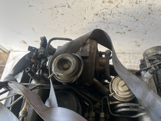 bontott AUDI A6 C5 Motor (Fűzött blokk hengerfejjel)