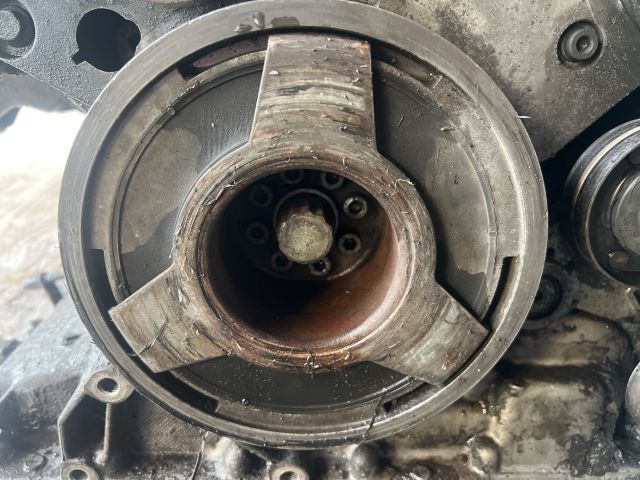 bontott AUDI A6 C5 Motor (Fűzött blokk hengerfejjel)