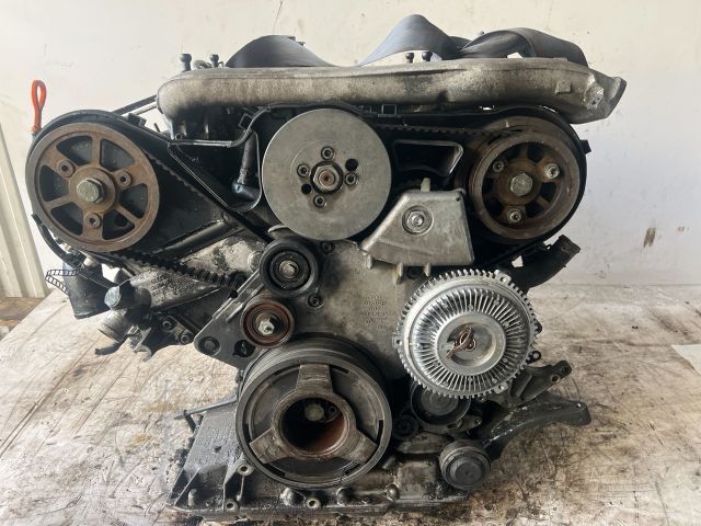 bontott AUDI A6 C5 Motor (Fűzött blokk hengerfejjel)