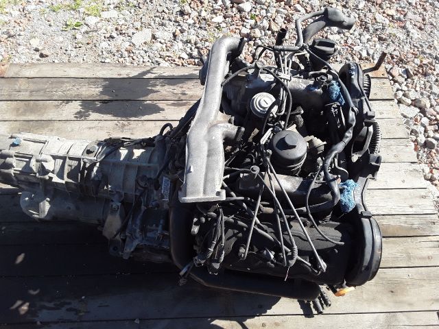 bontott AUDI A6 C5 Motor (Fűzött blokk hengerfejjel)