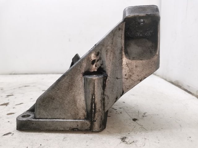 bontott AUDI A6 C5 Motor Tartó Bak Bal