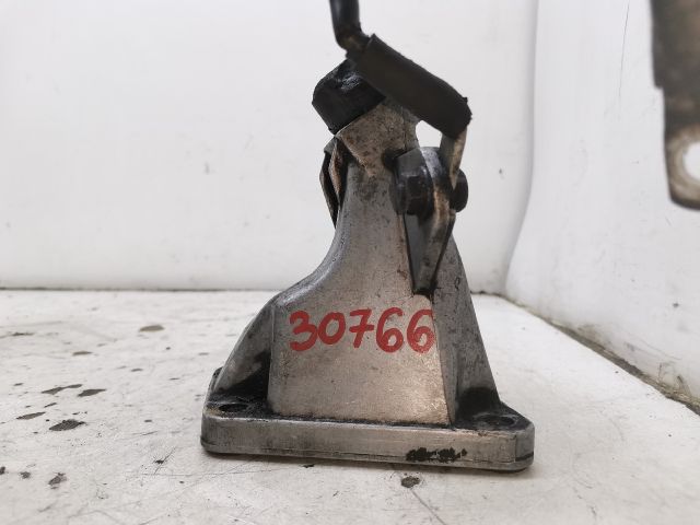 bontott AUDI A6 C5 Motor Tartó Bak Jobb