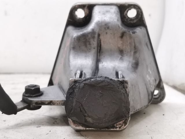 bontott AUDI A6 C5 Motor Tartó Bak Jobb