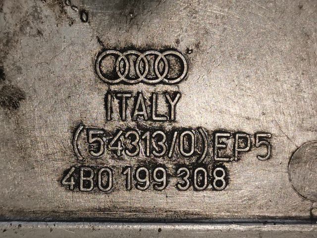 bontott AUDI A6 C5 Motor Tartó Bak Jobb