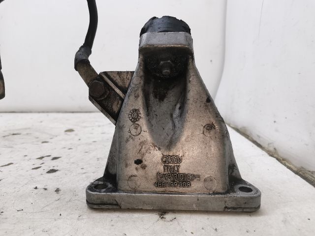 bontott AUDI A6 C5 Motor Tartó Bak Jobb