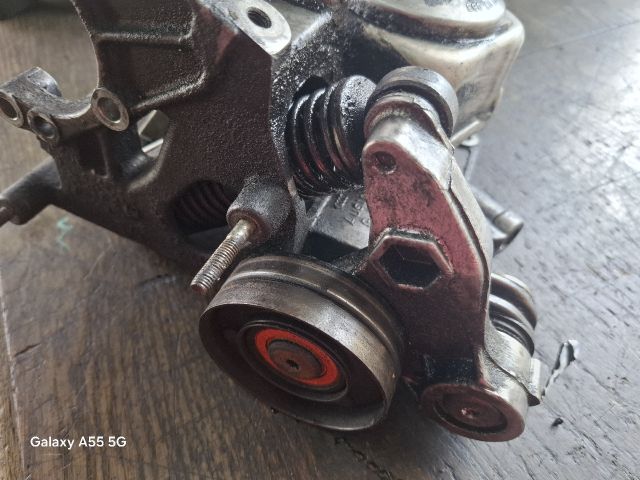 bontott AUDI A6 C5 Szervó Tartó Bak Szíjfeszítővel