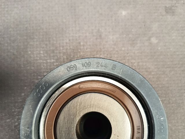 bontott AUDI A6 C5 Szíjfeszítő Görgő