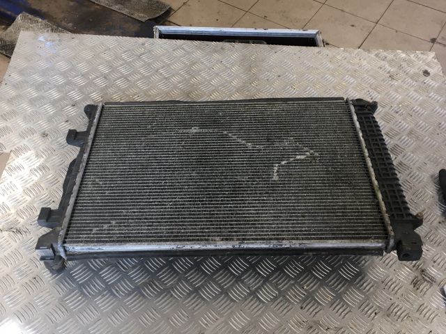 bontott AUDI A6 C5 Vízhűtő Radiátor (Klímás)