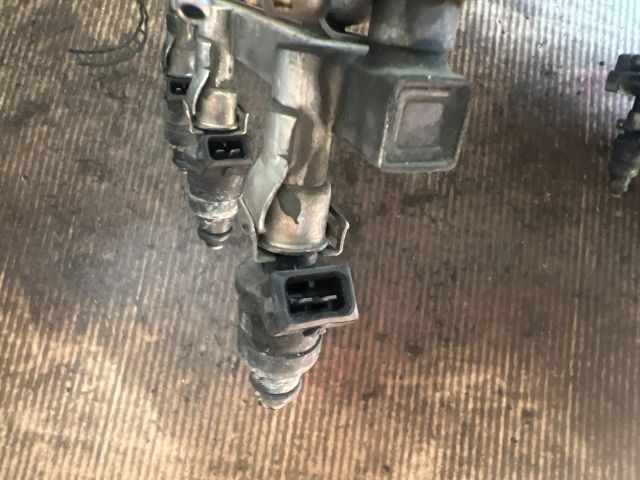 bontott AUDI A6 C5 Porlasztó Sor / Híd