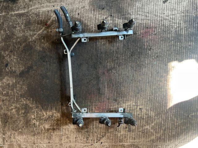 bontott AUDI A6 C5 Porlasztó Sor / Híd