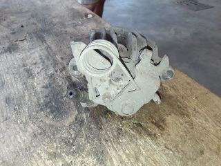 bontott AUDI A6 C5 Bal hátsó Féknyereg Munkahengerrel