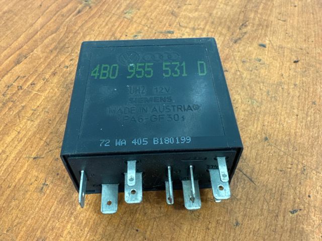 bontott AUDI A6 C5 Ablaktörlő Relé