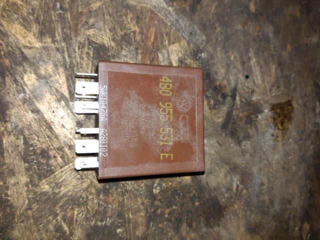 bontott AUDI A6 C5 Ablaktörlő Relé