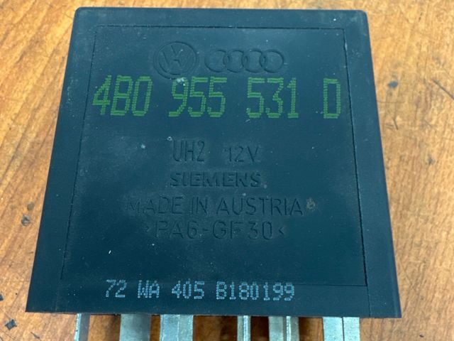 bontott AUDI A6 C5 Ablaktörlő Relé