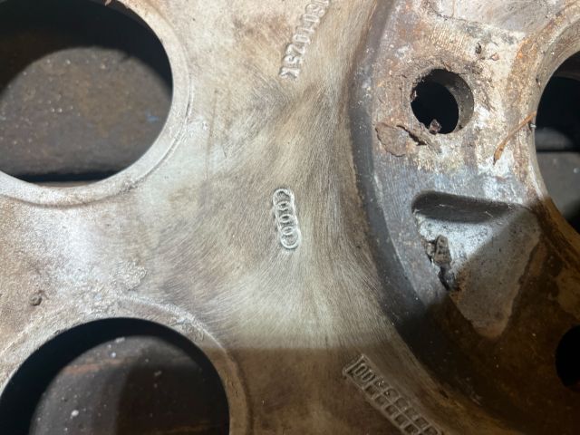 bontott AUDI A6 C5 Alufelni Gumival (1 db)