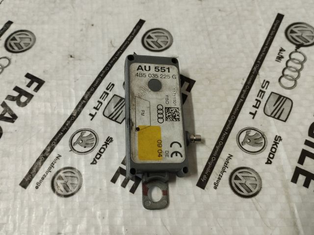 bontott AUDI A6 C5 Antenna Erősítő