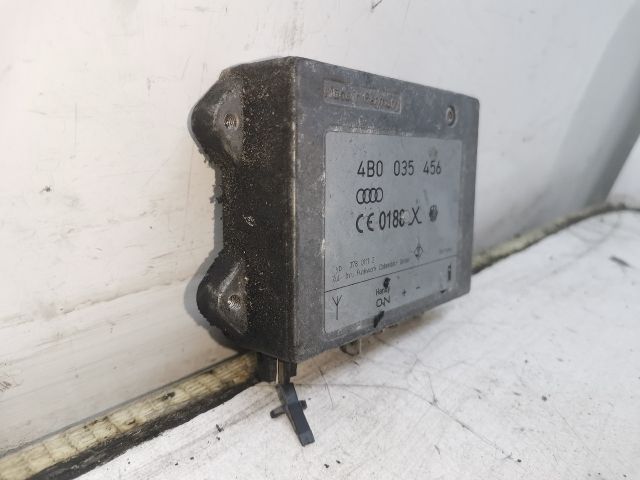 bontott AUDI A6 C5 Antenna Erősítő