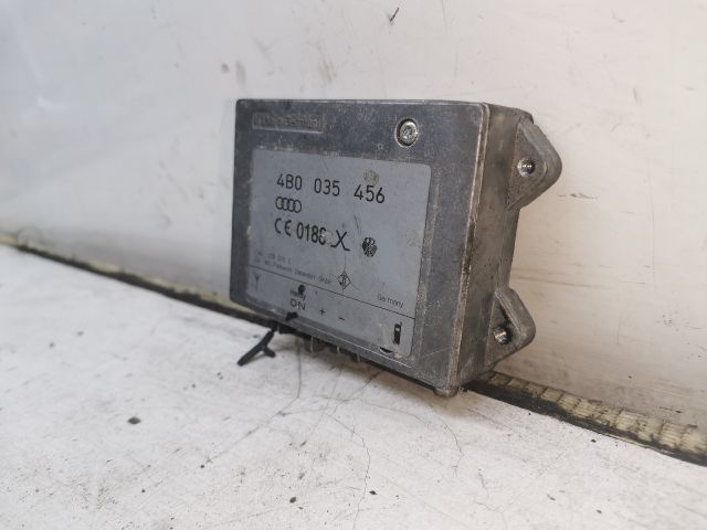 bontott AUDI A6 C5 Antenna Erősítő