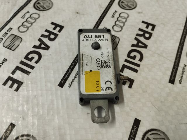 bontott AUDI A6 C5 Antenna Erősítő