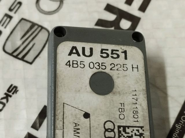 bontott AUDI A6 C5 Antenna Erősítő