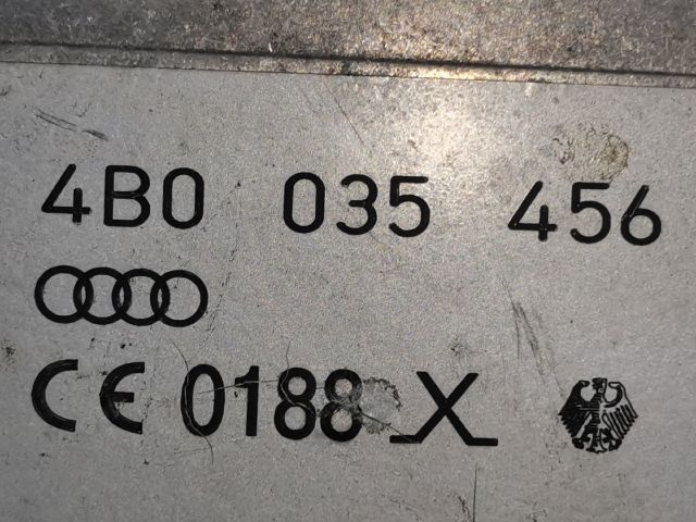 bontott AUDI A6 C5 Antenna Erősítő