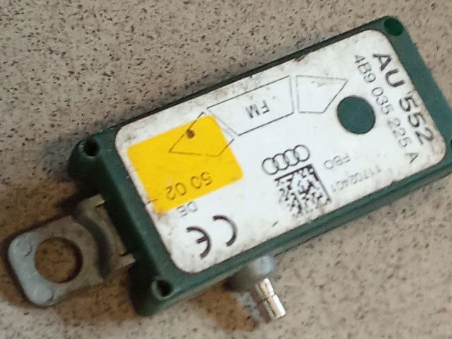 bontott AUDI A6 C5 Antenna Erősítő