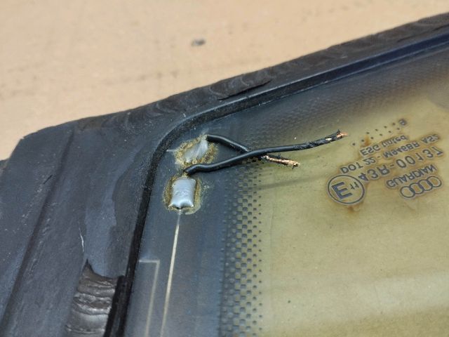 bontott AUDI A6 C5 Bal C Oszlop Oldalablak Üveg