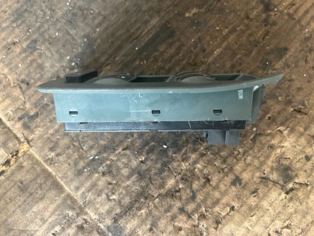 bontott AUDI A6 C5 Bal első Ablakemelő Kapcsoló