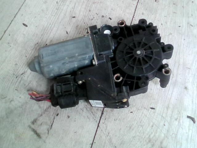 bontott AUDI A6 C5 Bal első Ablakemelő Motor
