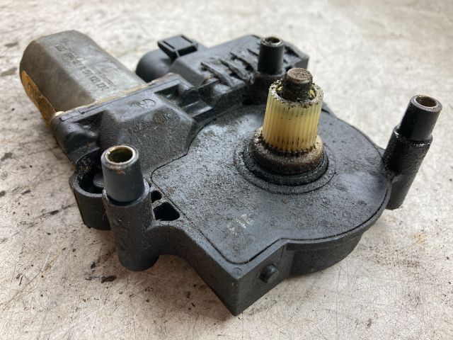 bontott AUDI A6 C5 Bal első Ablakemelő Motor