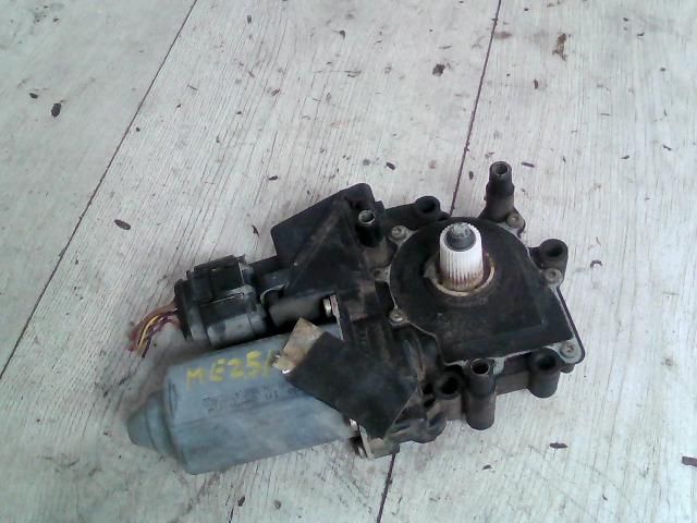 bontott AUDI A6 C5 Bal első Ablakemelő Motor