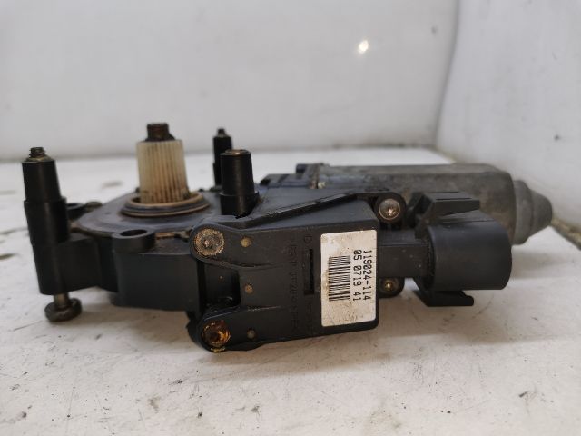 bontott AUDI A6 C5 Bal első Ablakemelő Motor