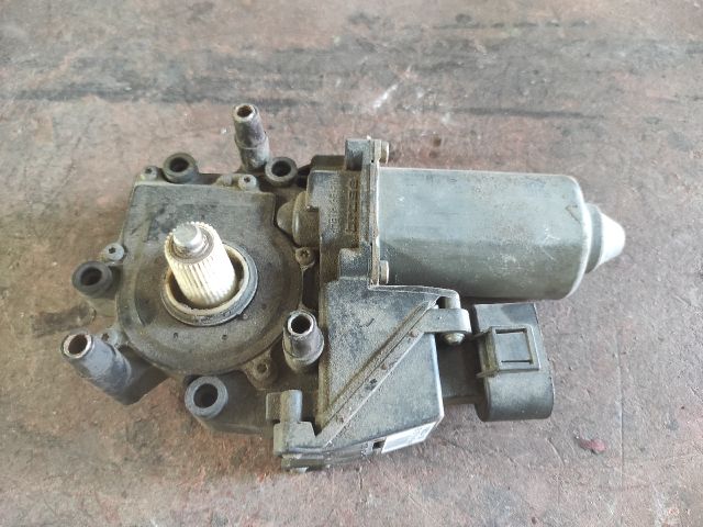 bontott AUDI A6 C5 Bal első Ablakemelő Motor