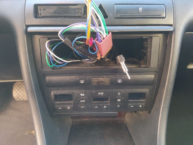 bontott AUDI A6 C5 Bal első Ajtó (Üres lemez)