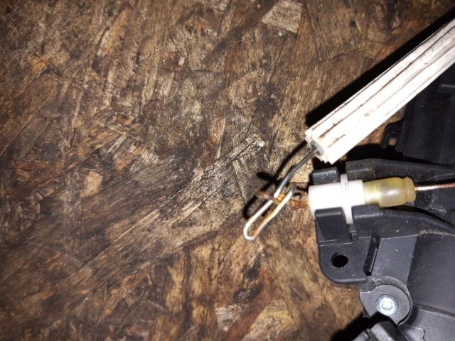 bontott AUDI A6 C5 Bal első Ajtózár