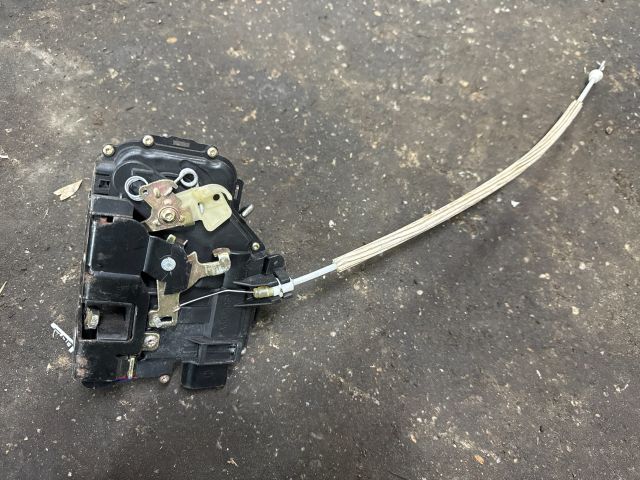 bontott AUDI A6 C5 Bal első Ajtózár