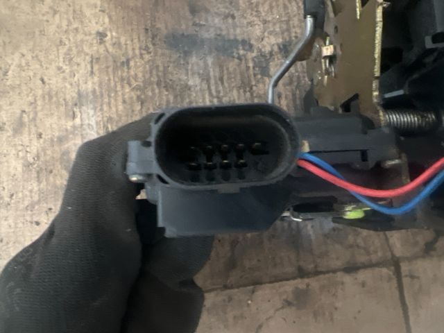 bontott AUDI A6 C5 Bal első Ajtózár