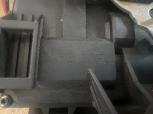 bontott AUDI A6 C5 Bal első Ajtózár