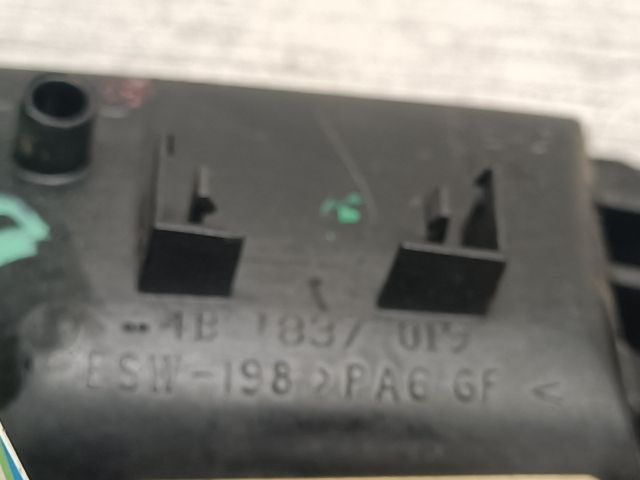 bontott AUDI A6 C5 Bal első Belső Kilincs