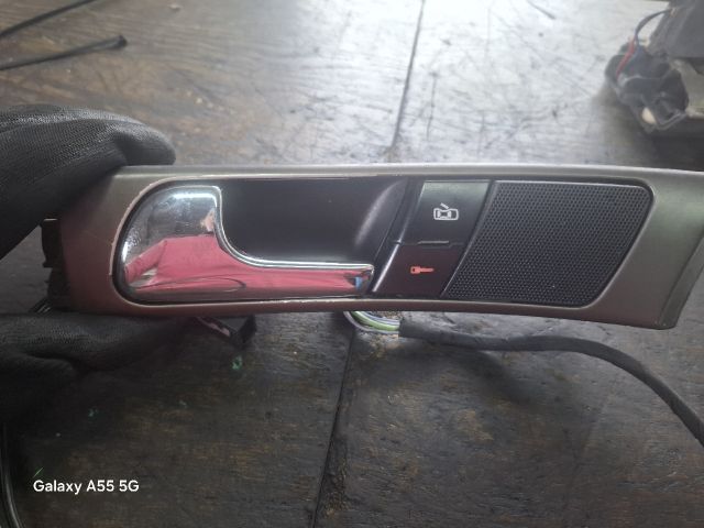 bontott AUDI A6 C5 Bal első Belső Kilincs