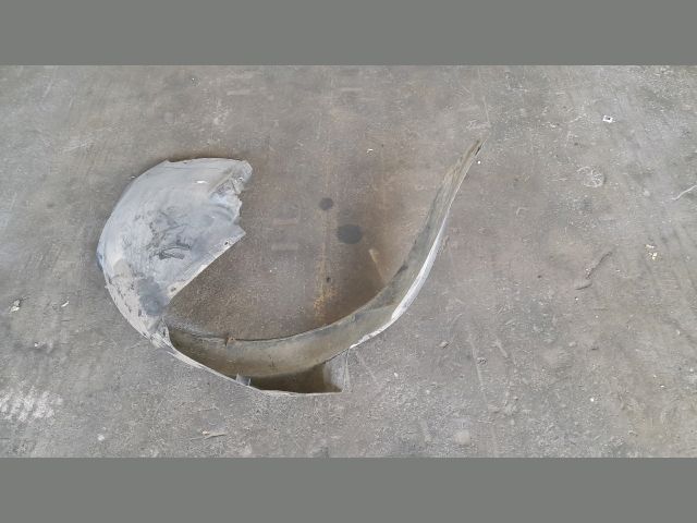 bontott AUDI A6 C5 Bal első Dobbetét (Kerékjárati, Műanyag)