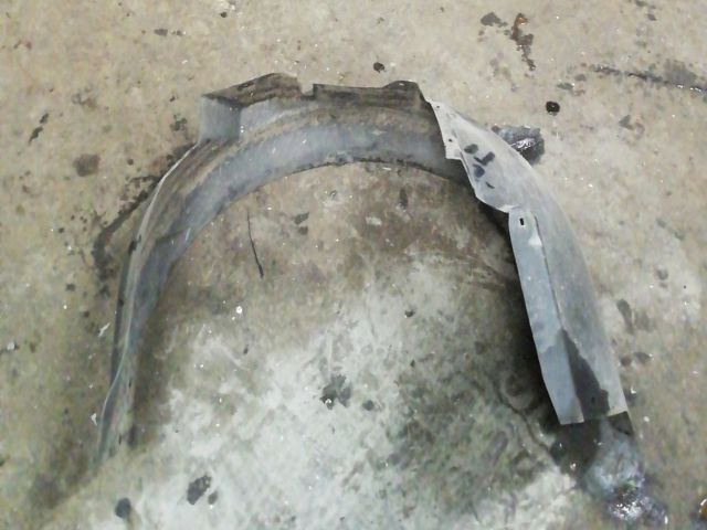 bontott AUDI A6 C5 Bal első Dobbetét (Kerékjárati, Műanyag)