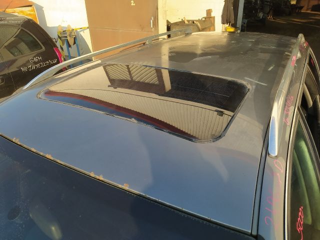 bontott AUDI A6 C5 Bal első Dobbetét (Kerékjárati, Műanyag)