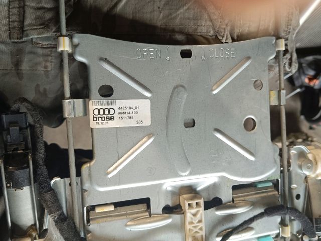 bontott AUDI A6 C5 Bal első Gerinctámasz