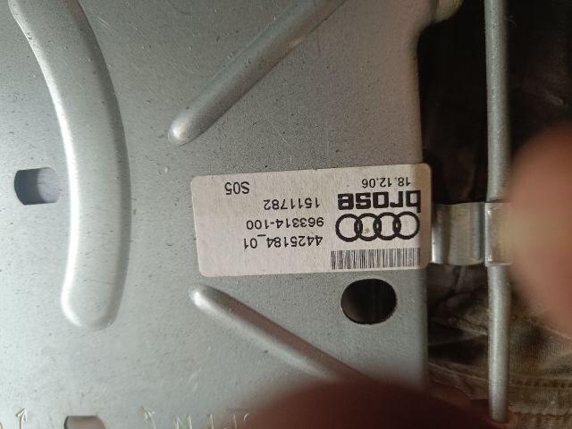 bontott AUDI A6 C5 Bal első Gerinctámasz